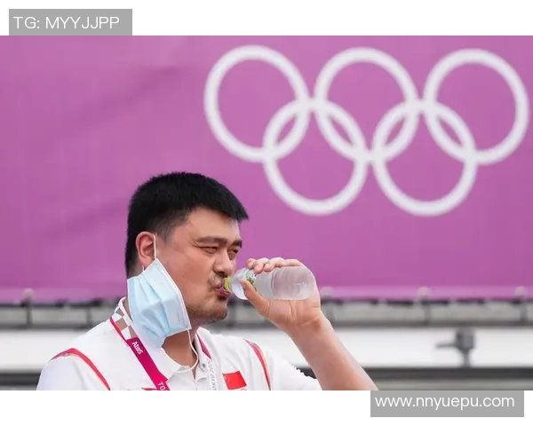 姚明挑战极限运动勇攀岩壁展现非凡毅力与勇气的精彩瞬间