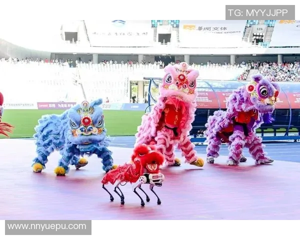 足球明星与舞狮文化的精彩碰撞高清图片欣赏