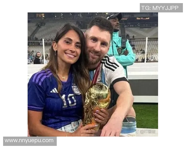 全球球王足球明星的传奇故事与辉煌成就解析